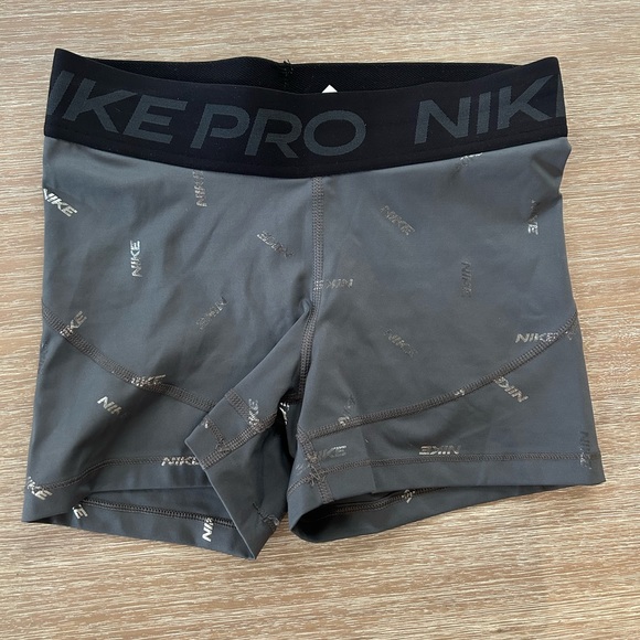 3 pairs Nike Pro Dri-Fit shorts - Small - Picture 3 of 7